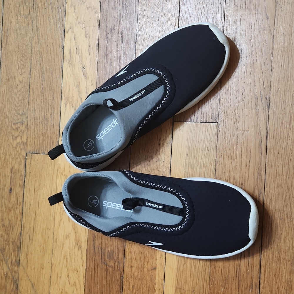Speedo Black and Grey Water Shoes Size Large (4/5)